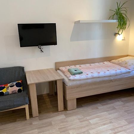 Penzion Mar Hradec Králové Zewnętrze zdjęcie
