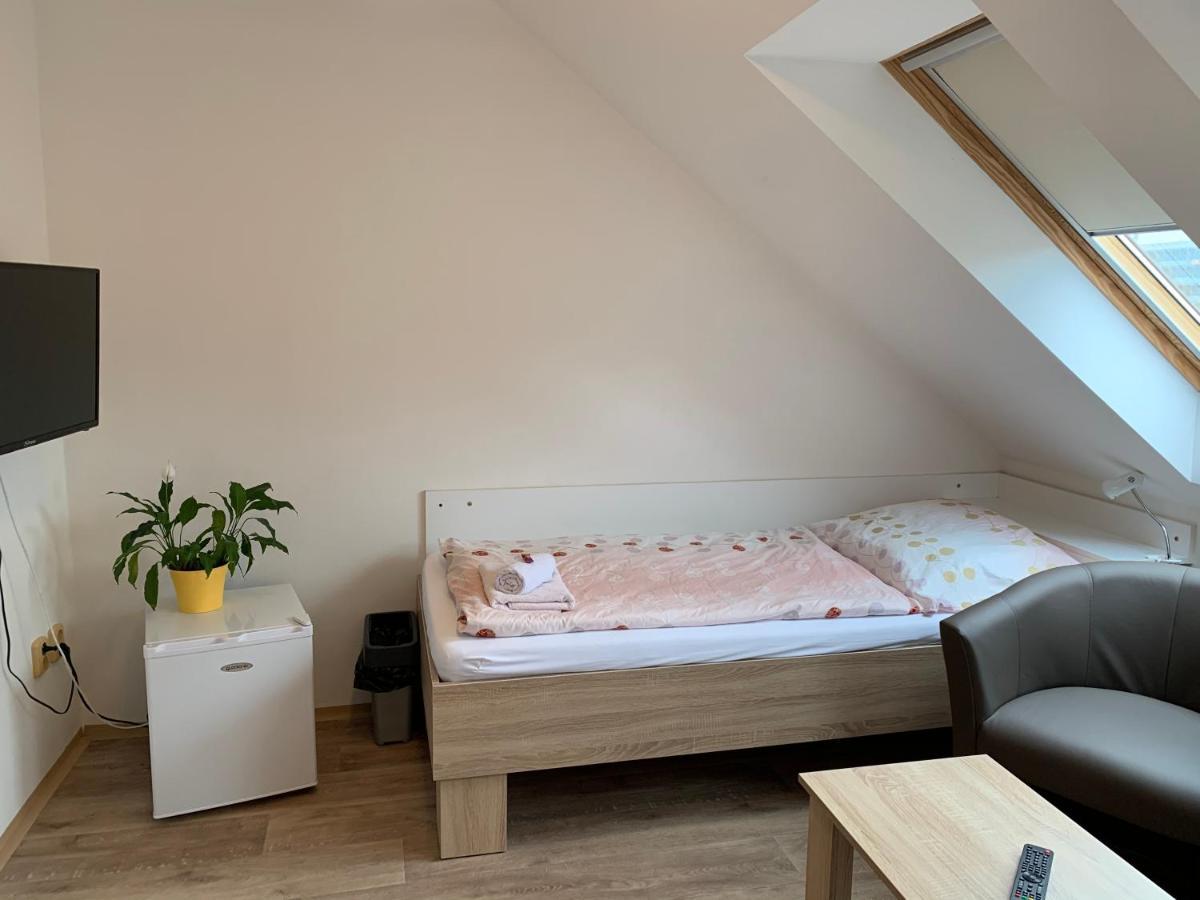 Penzion Mar Hradec Králové Zewnętrze zdjęcie