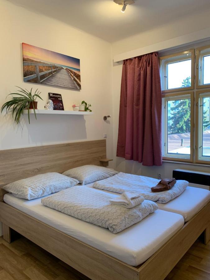 Penzion Mar Hradec Králové Zewnętrze zdjęcie