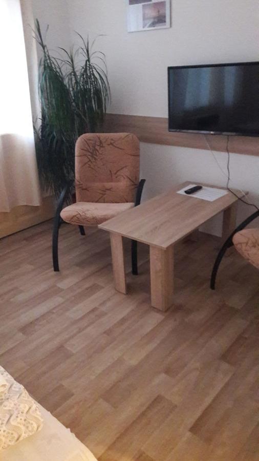 Penzion Mar Hradec Králové Zewnętrze zdjęcie