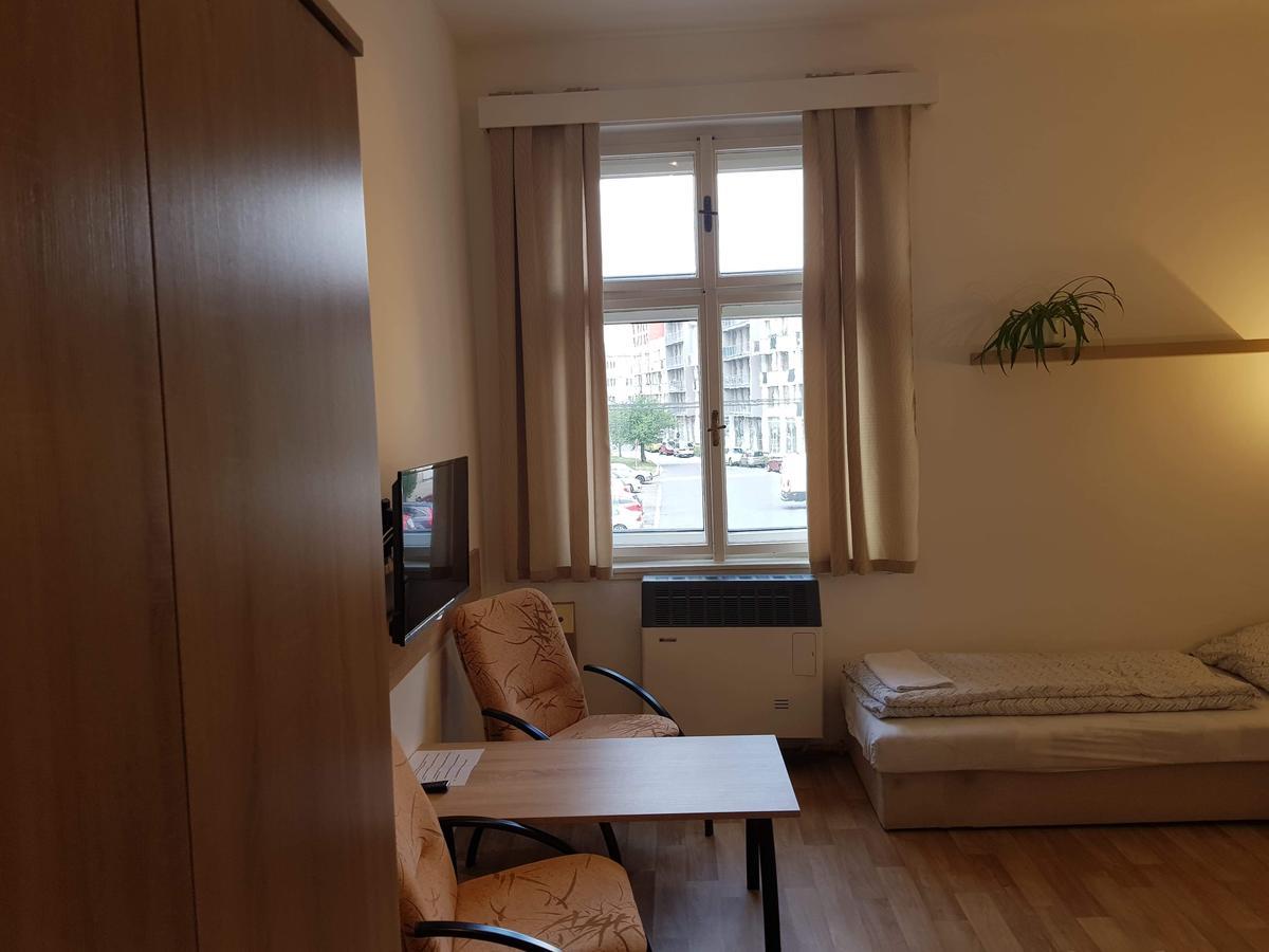 Penzion Mar Hradec Králové Zewnętrze zdjęcie