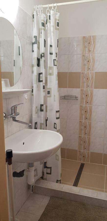 Penzion Mar Hradec Králové Zewnętrze zdjęcie