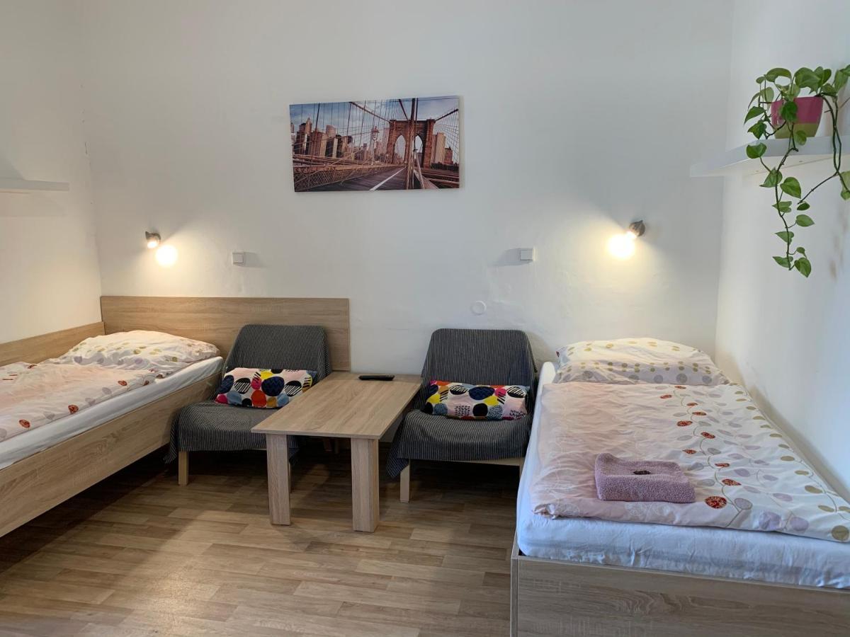 Penzion Mar Hradec Králové Zewnętrze zdjęcie