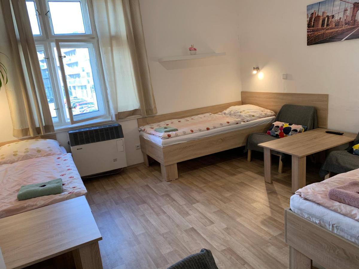 Penzion Mar Hradec Králové Zewnętrze zdjęcie