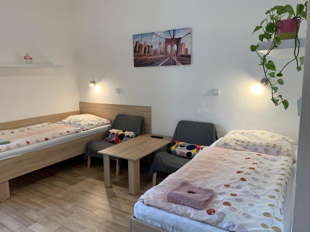 Penzion Mar Hradec Králové Zewnętrze zdjęcie