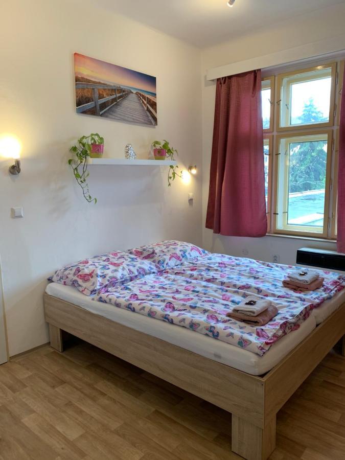 Penzion Mar Hradec Králové Zewnętrze zdjęcie