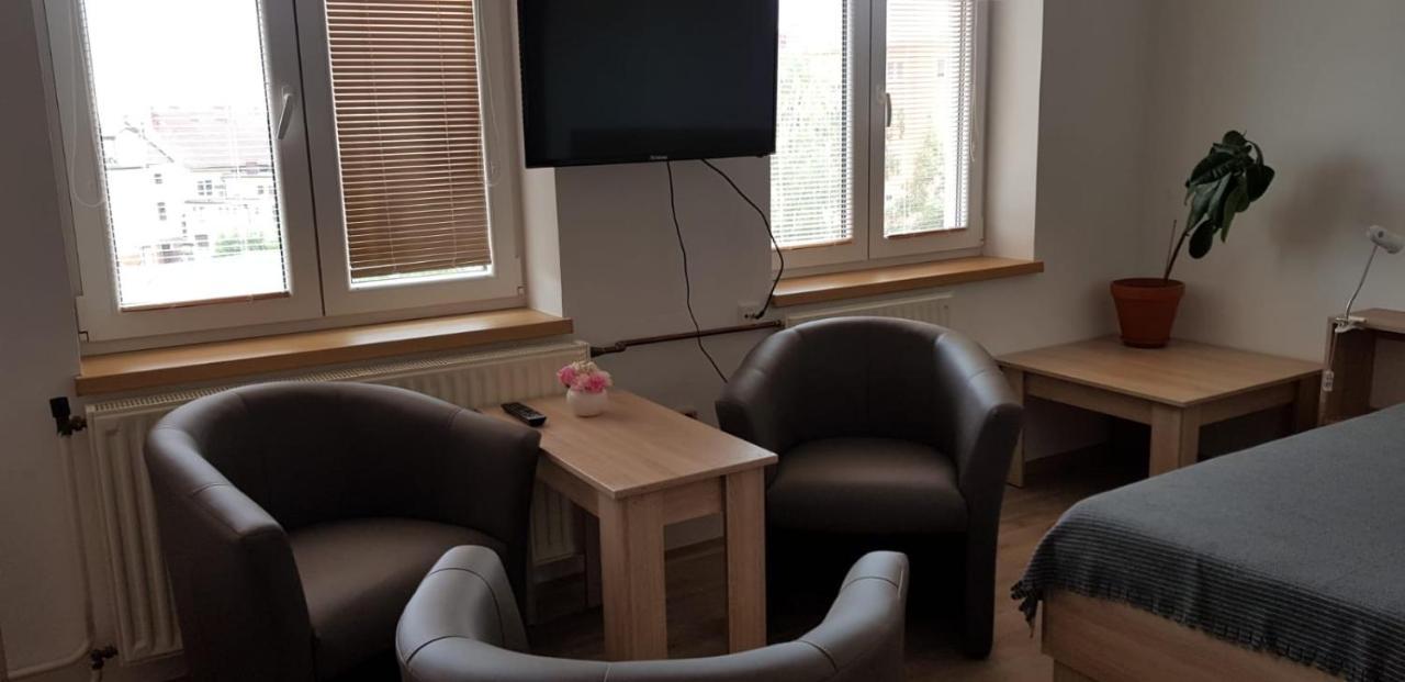 Penzion Mar Hradec Králové Zewnętrze zdjęcie