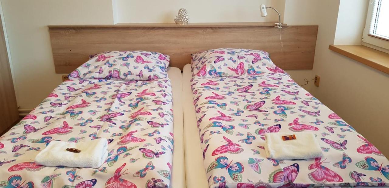 Penzion Mar Hradec Králové Zewnętrze zdjęcie