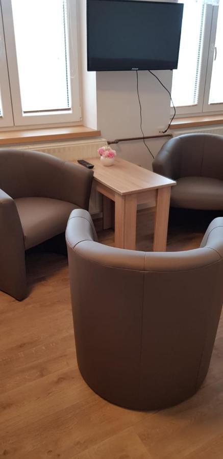 Penzion Mar Hradec Králové Zewnętrze zdjęcie